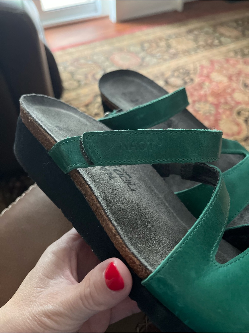 Beautiful like new Naot Emerald Green Adjustable Strappy Sandals - Picture 2 of 6